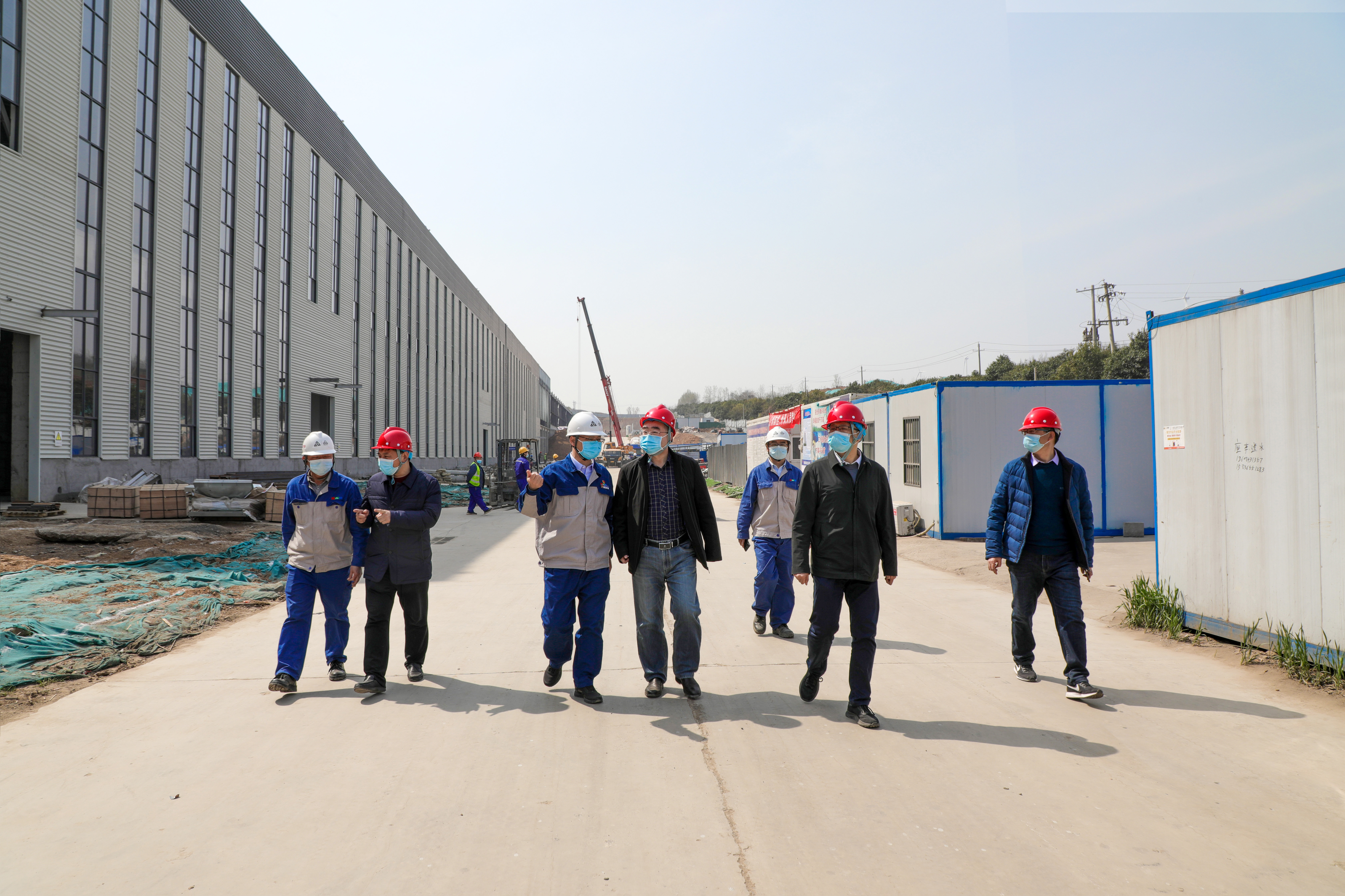 重要進展！許昌安彩熔窯大碹順利合攏