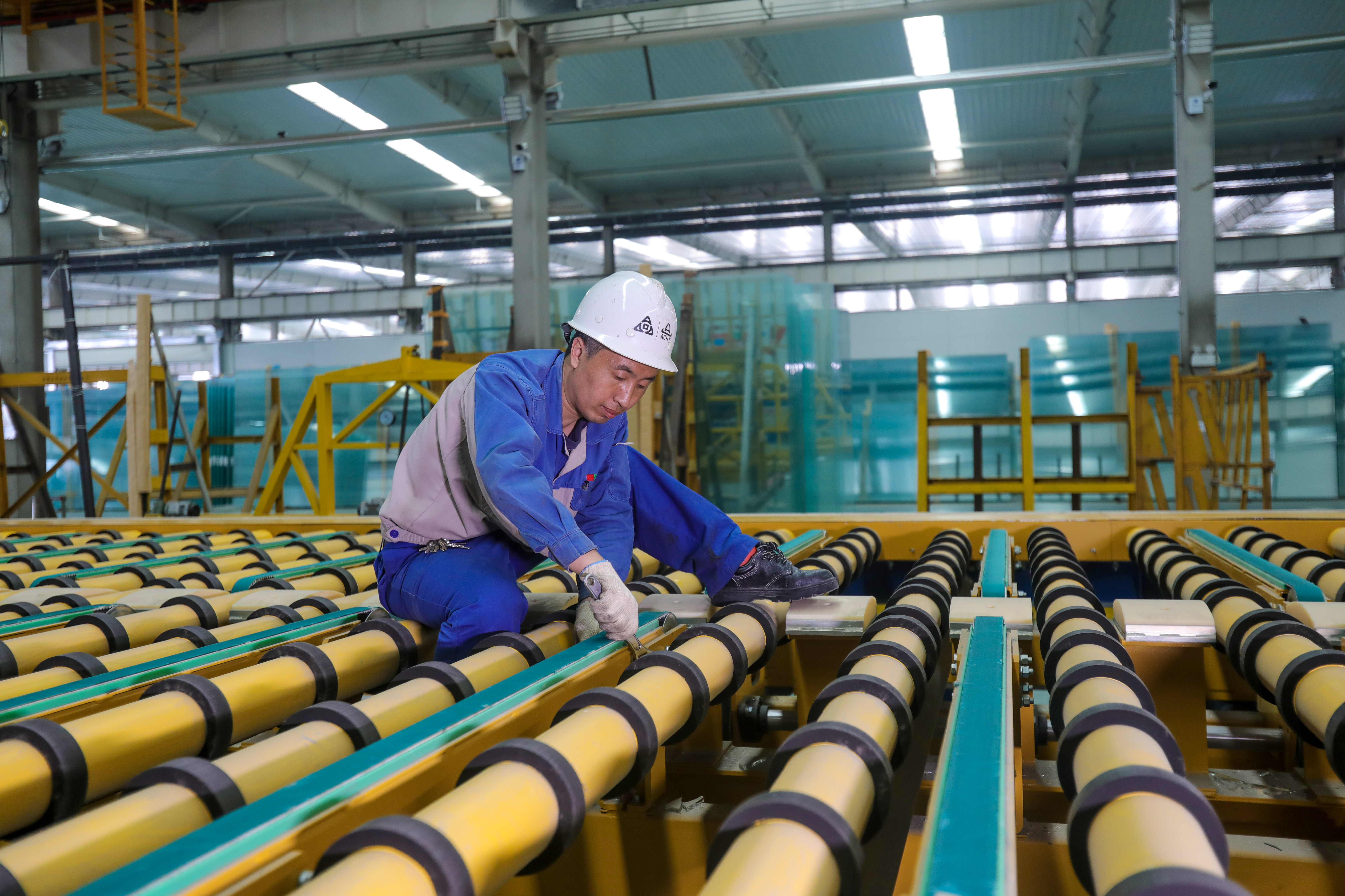 安陽市工人先鋒號:光熱科技設備維修車間整備系