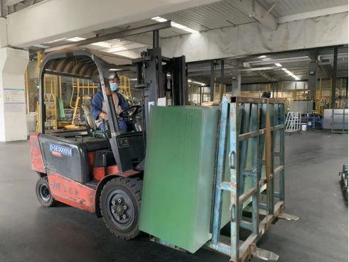 同心戰(zhàn)“疫”，守護(hù)月圓——安彩高科打響疫情防控和安全生產(chǎn)“雙線戰(zhàn)疫”