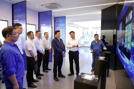 打造向上向前第一象限生力軍 錘煉甘于做人做事作難、受苦受累受屈的企業(yè)家隊伍——河南投資集團黨委書記、董事長劉新勇蒞臨安彩高科開展主題教育調(diào)研